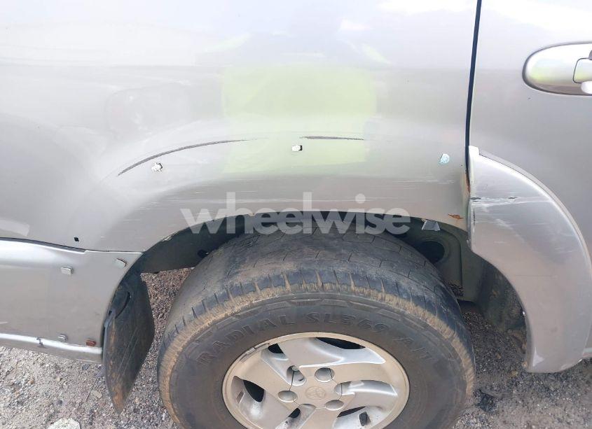 Photo 6 of 2004 Toyota Sequoia SR5 V8 (VIN 5TDZT34A44S221817)