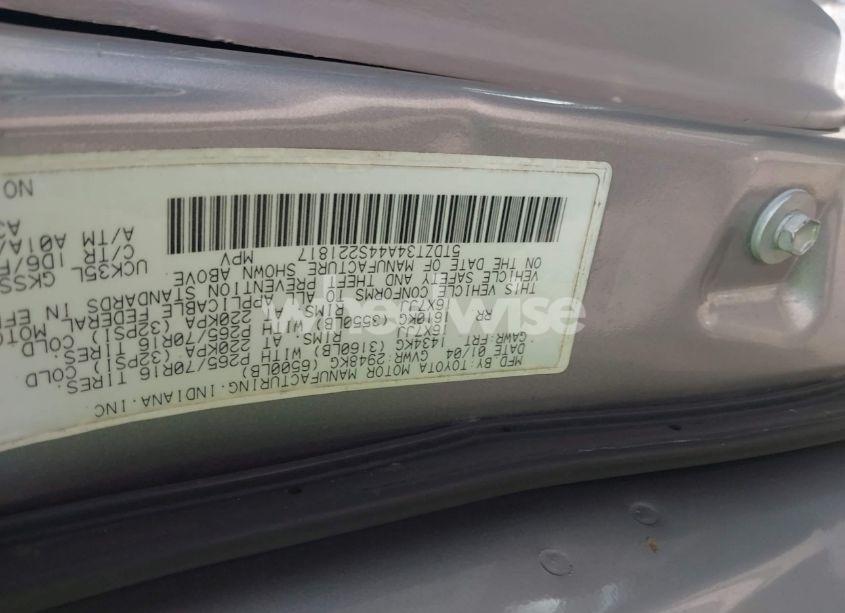 Photo 9 of 2004 Toyota Sequoia SR5 V8 (VIN 5TDZT34A44S221817)