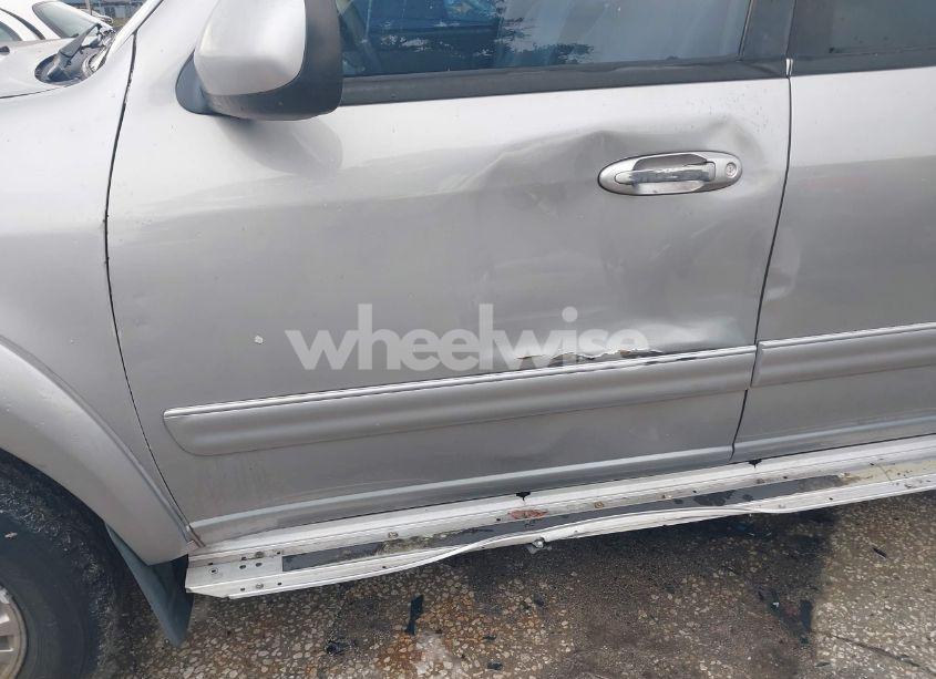 Photo 14 of 2004 Toyota Sequoia SR5 V8 (VIN 5TDZT34A44S226788)