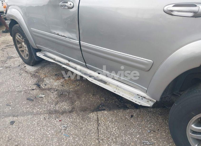 Photo 15 of 2004 Toyota Sequoia SR5 V8 (VIN 5TDZT34A44S226788)