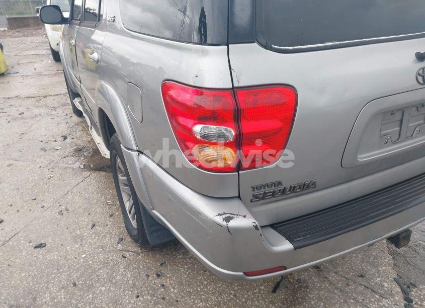 Photo 16 of 2004 Toyota Sequoia SR5 V8 (VIN 5TDZT34A44S226788)