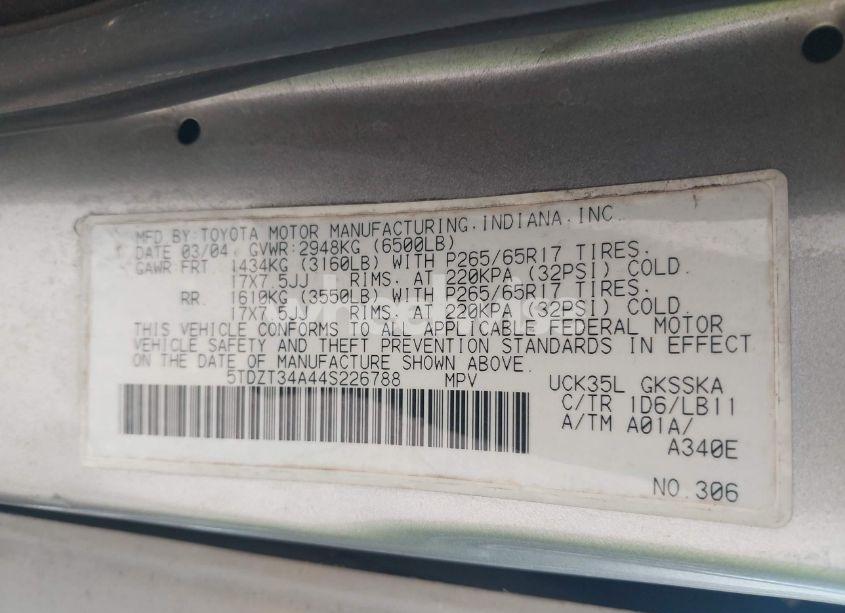 Photo 9 of 2004 Toyota Sequoia SR5 V8 (VIN 5TDZT34A44S226788)