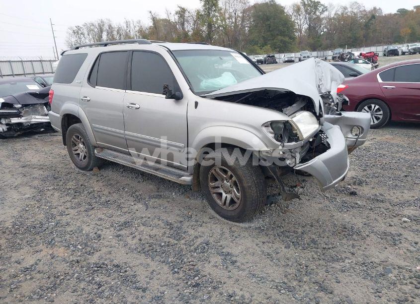 2004 Toyota Sequoia SR5 V8 (VIN 5TDZT34A44S233790) main photo
