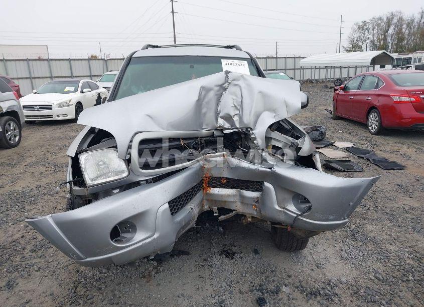 Photo 12 of 2004 Toyota Sequoia SR5 V8 (VIN 5TDZT34A44S233790)