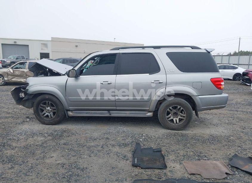 Photo 14 of 2004 Toyota Sequoia SR5 V8 (VIN 5TDZT34A44S233790)