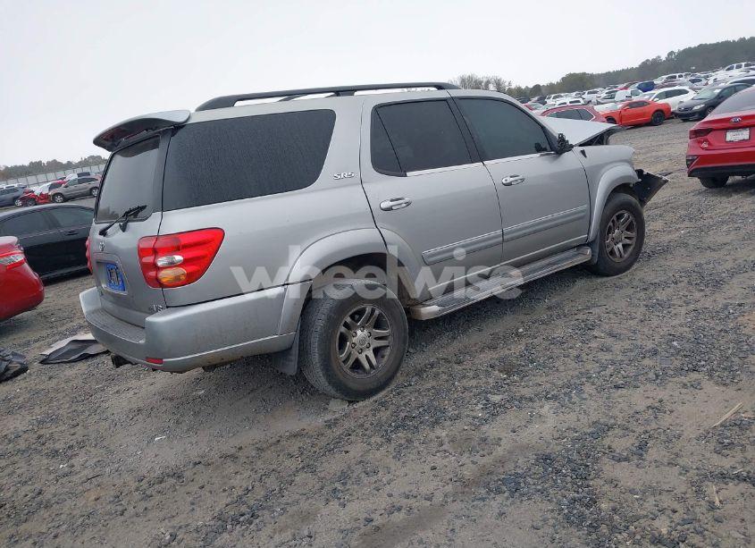 Photo 4 of 2004 Toyota Sequoia SR5 V8 (VIN 5TDZT34A44S233790)