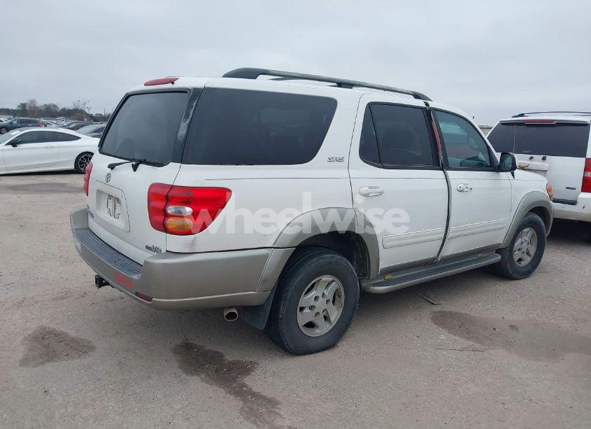 Photo 4 of 2004 Toyota Sequoia SR5 V8 (VIN 5TDZT34A44S234566)