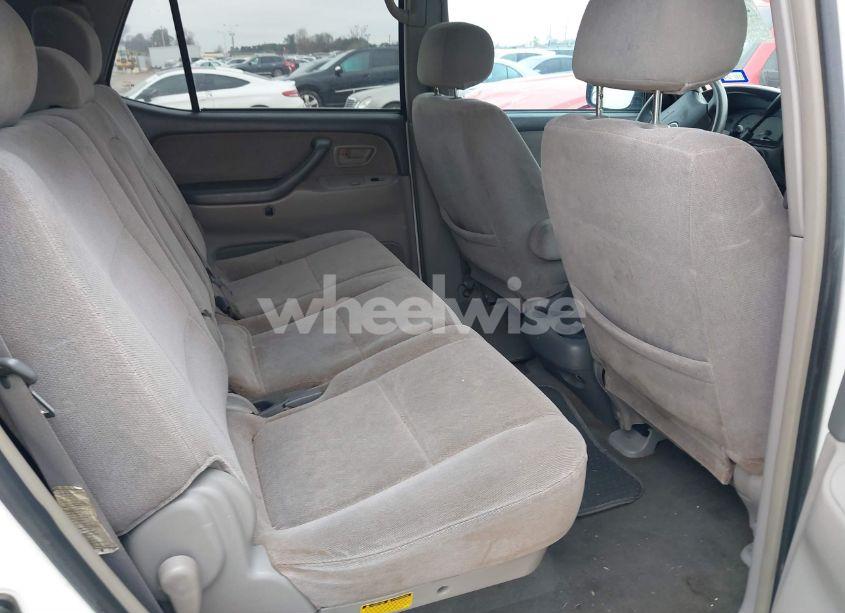 Photo 8 of 2004 Toyota Sequoia SR5 V8 (VIN 5TDZT34A44S234566)