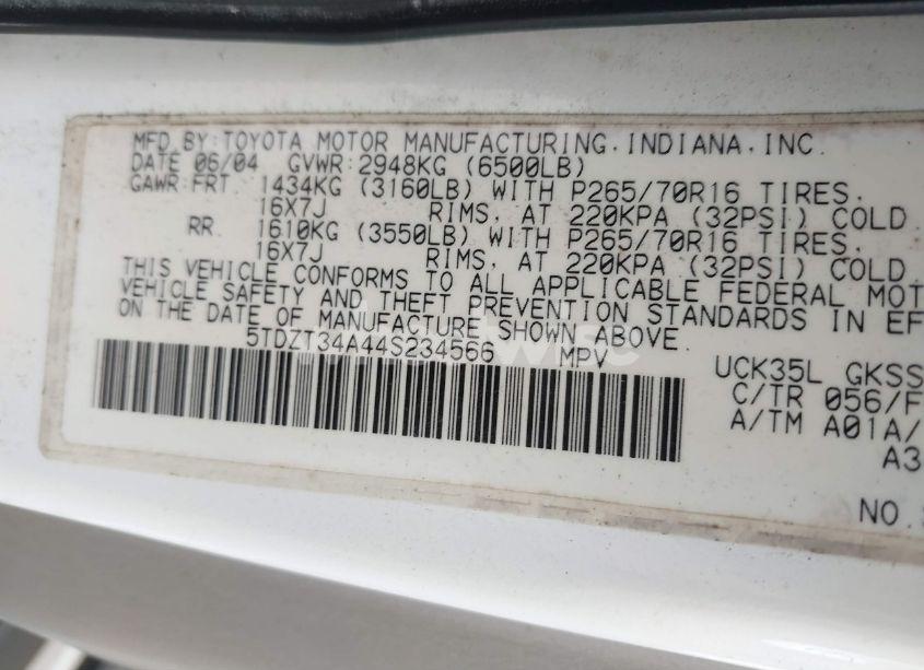 Photo 9 of 2004 Toyota Sequoia SR5 V8 (VIN 5TDZT34A44S234566)