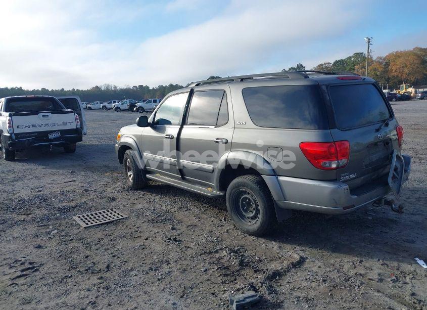 Photo 3 of 2005 Toyota Sequoia SR5 (VIN 5TDZT34A45S257461)