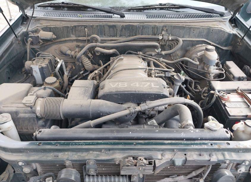 Photo 10 of 2002 Toyota Sequoia SR5 V8 (VIN 5TDZT34A52S093696)