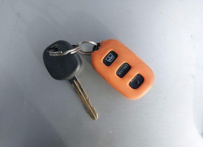 Photo 11 of 2002 Toyota Sequoia SR5 V8 (VIN 5TDZT34A52S093696)