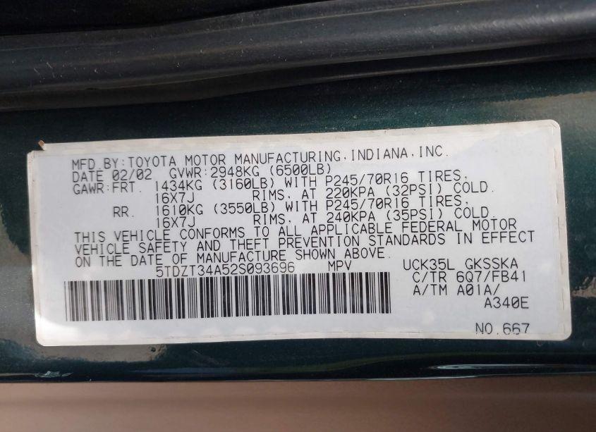 Photo 9 of 2002 Toyota Sequoia SR5 V8 (VIN 5TDZT34A52S093696)