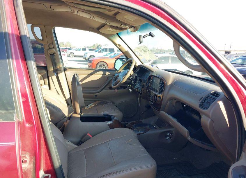 Photo 5 of 2002 Toyota Sequoia SR5 V8 (VIN 5TDZT34A52S108553)