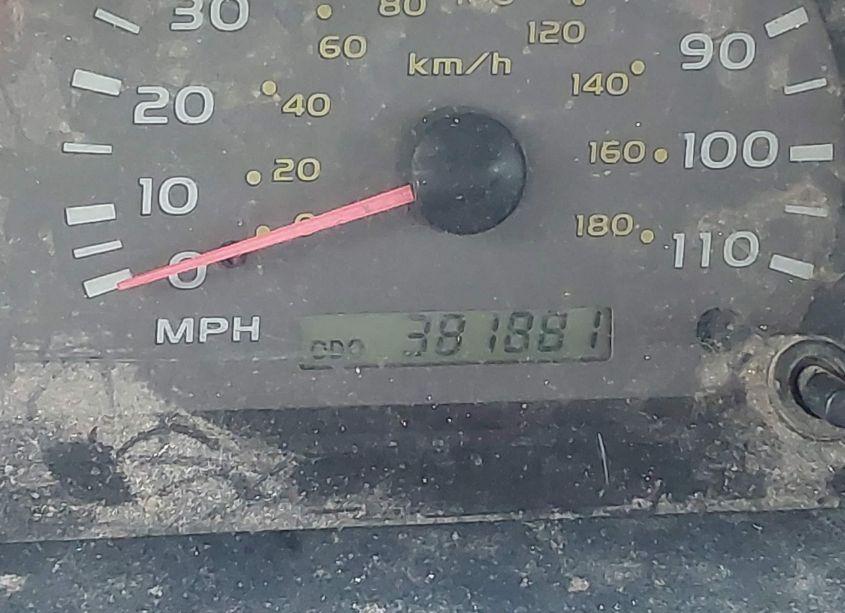 Photo 7 of 2002 Toyota Sequoia SR5 V8 (VIN 5TDZT34A52S108553)