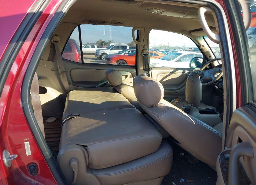 Photo 8 of 2002 Toyota Sequoia SR5 V8 (VIN 5TDZT34A52S108553)