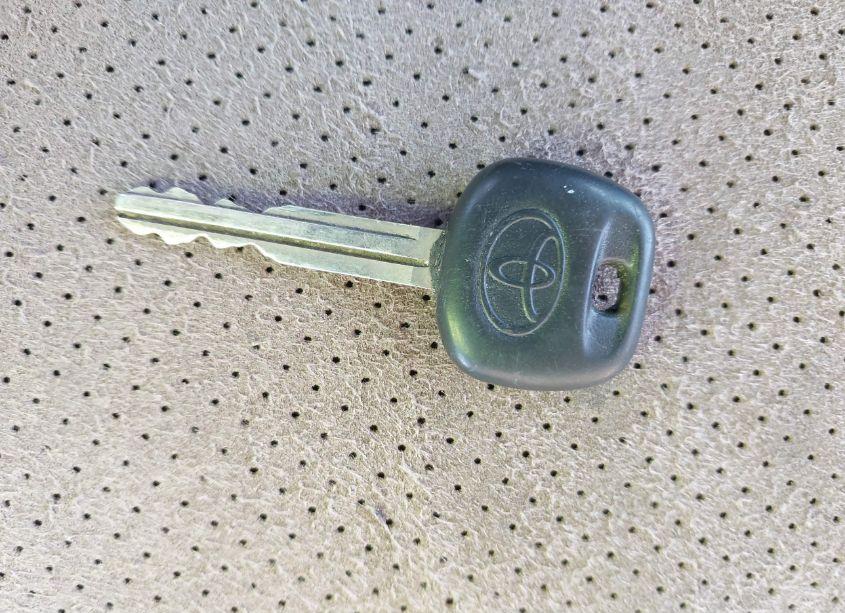 Photo 11 of 2002 Toyota Sequoia SR5 (VIN 5TDZT34A52S126650)