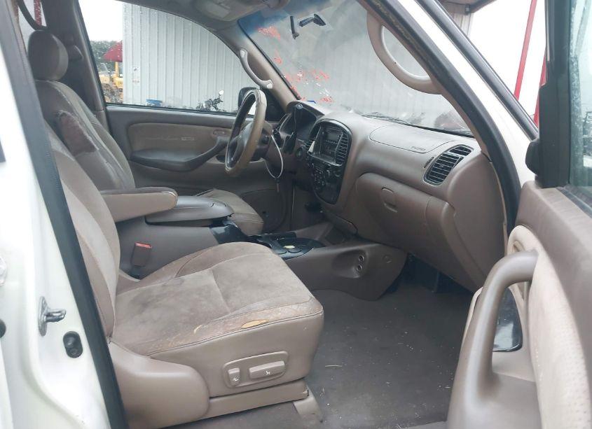 Photo 5 of 2002 Toyota Sequoia SR5 (VIN 5TDZT34A52S126650)