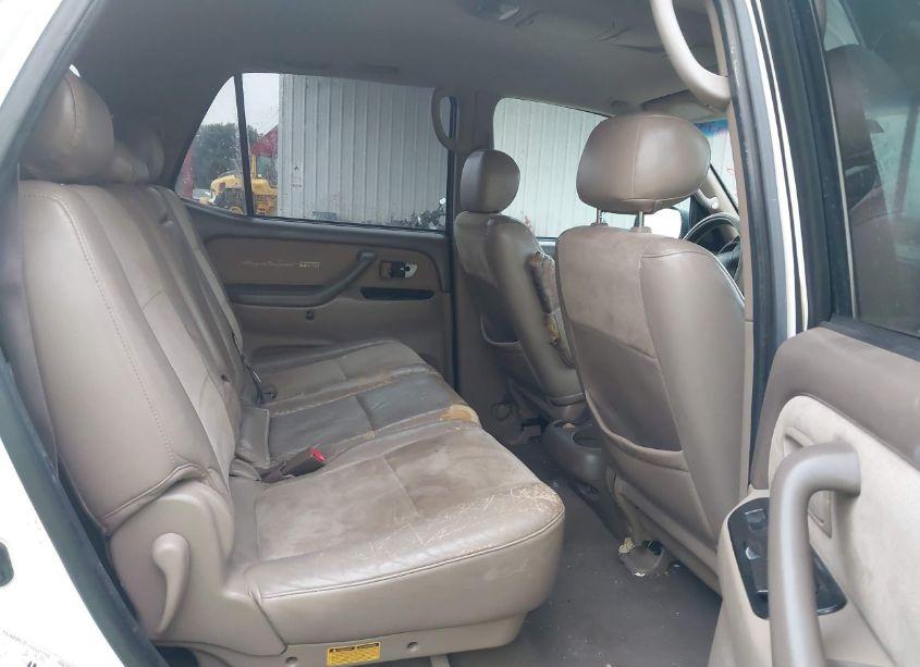 Photo 8 of 2002 Toyota Sequoia SR5 (VIN 5TDZT34A52S126650)