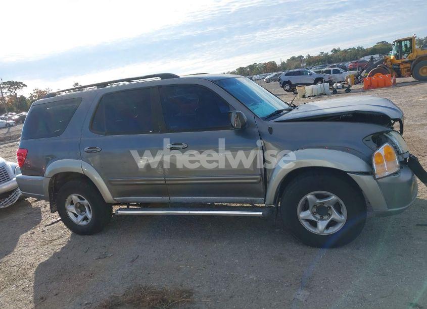 Photo 13 of 2003 Toyota Sequoia SR5 V8 (VIN 5TDZT34A53S156622)