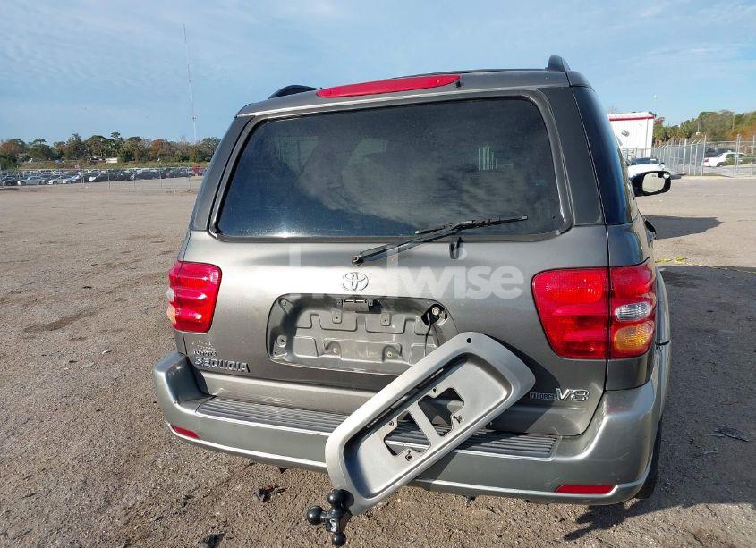 Photo 16 of 2003 Toyota Sequoia SR5 V8 (VIN 5TDZT34A53S156622)