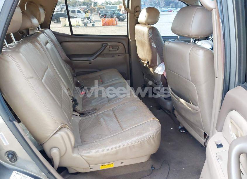 Photo 8 of 2003 Toyota Sequoia SR5 V8 (VIN 5TDZT34A53S156622)