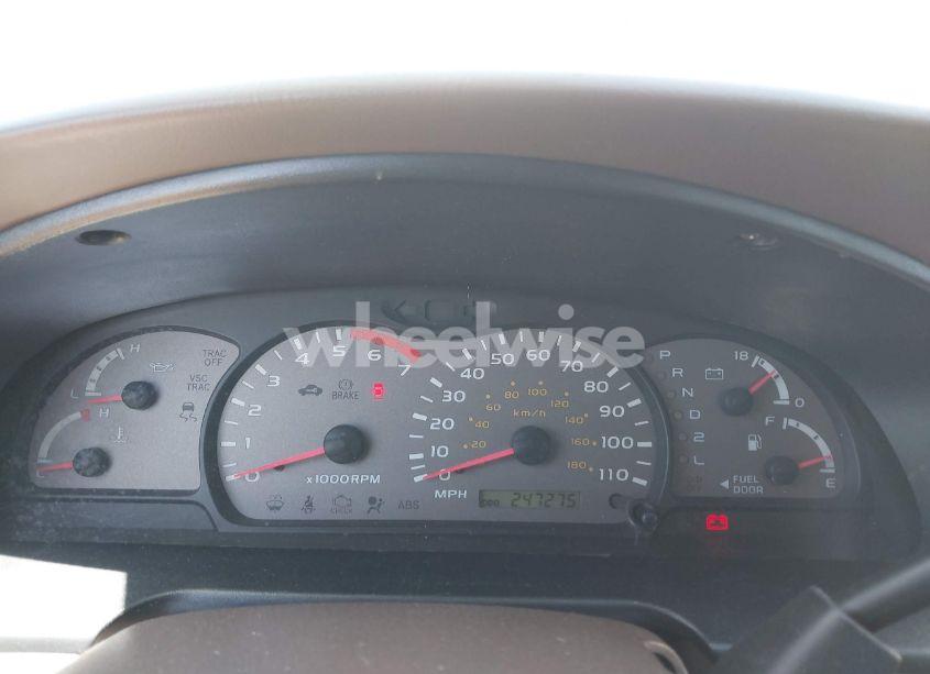 Photo 7 of 2003 Toyota Sequoia SR5 V8 (VIN 5TDZT34A53S163702)