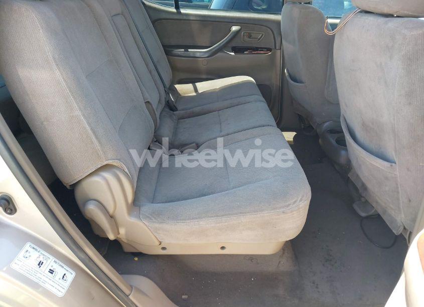 Photo 8 of 2003 Toyota Sequoia SR5 V8 (VIN 5TDZT34A53S163702)