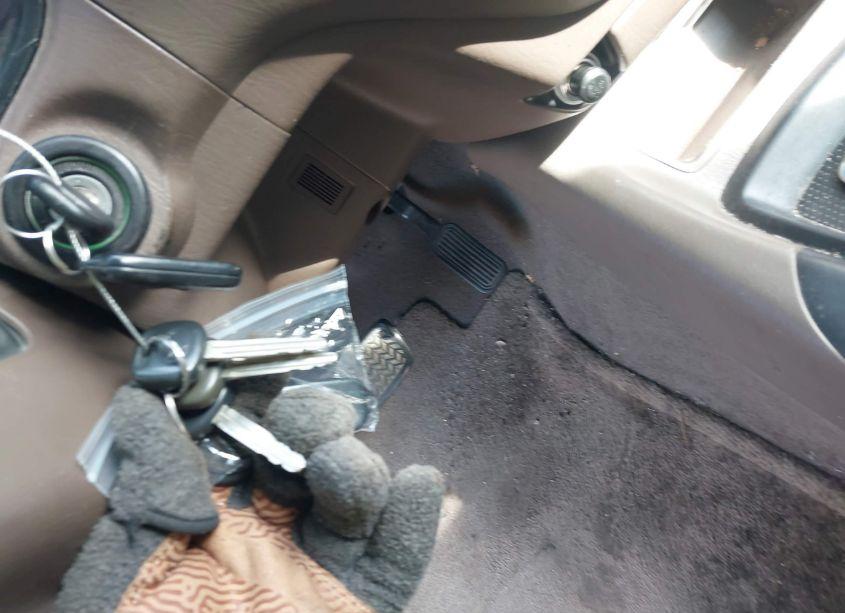 Photo 11 of 2003 Toyota Sequoia SR5 V8 (VIN 5TDZT34A53S188566)