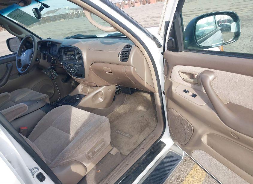Photo 5 of 2003 Toyota Sequoia SR5 V8 (VIN 5TDZT34A53S188566)