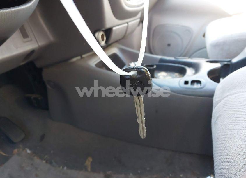 Photo 11 of 2004 Toyota Sequoia SR5 V8 (VIN 5TDZT34A54S205366)