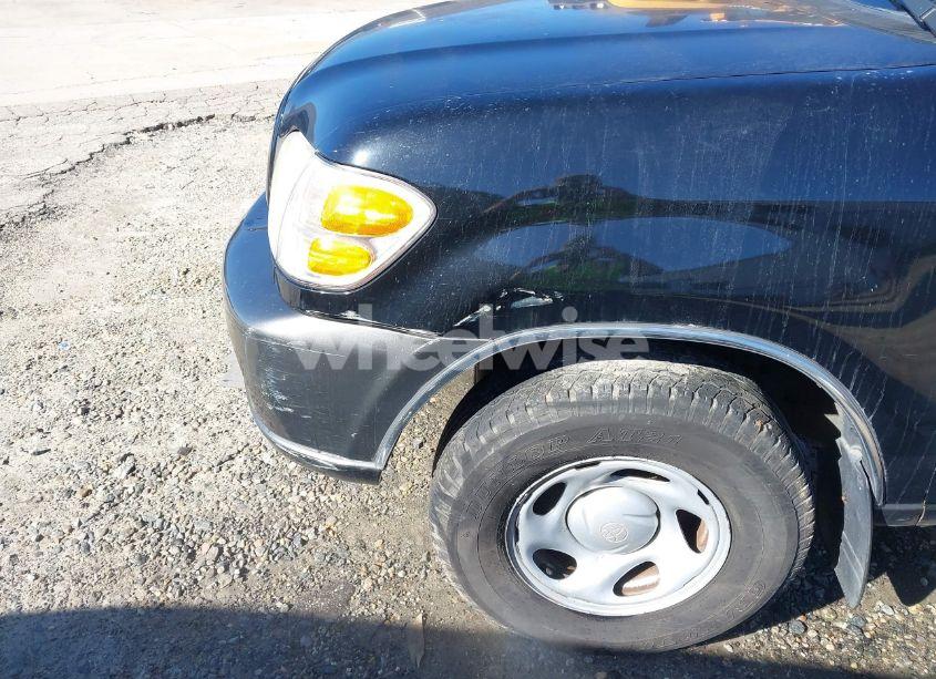 Photo 6 of 2004 Toyota Sequoia SR5 V8 (VIN 5TDZT34A54S205366)