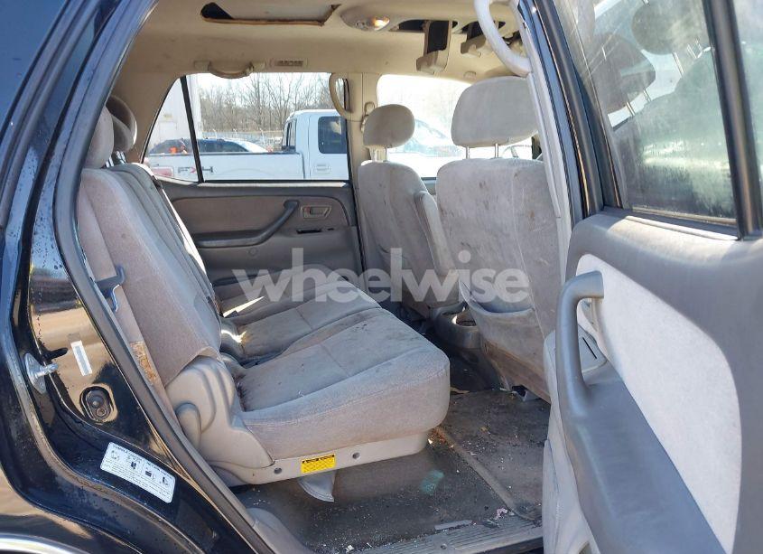 Photo 8 of 2004 Toyota Sequoia SR5 V8 (VIN 5TDZT34A54S205366)