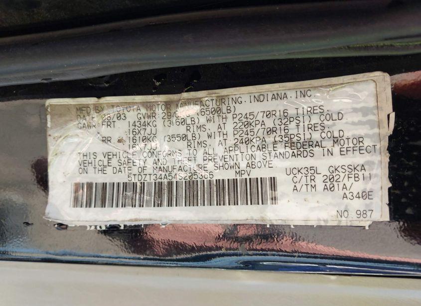 Photo 9 of 2004 Toyota Sequoia SR5 V8 (VIN 5TDZT34A54S205366)