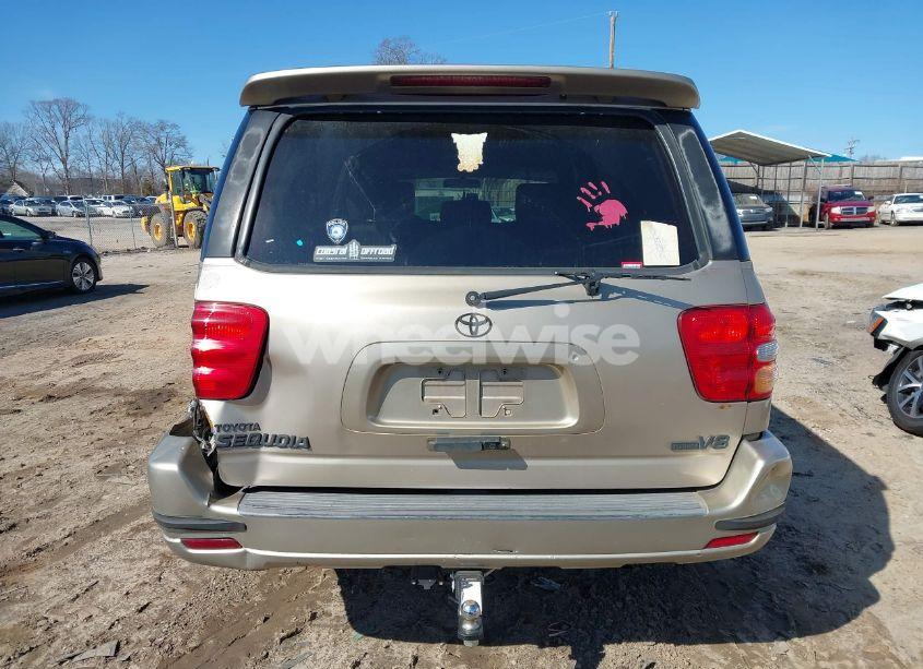 Photo 13 of 2004 Toyota Sequoia SR5 V8 (VIN 5TDZT34A54S216741)