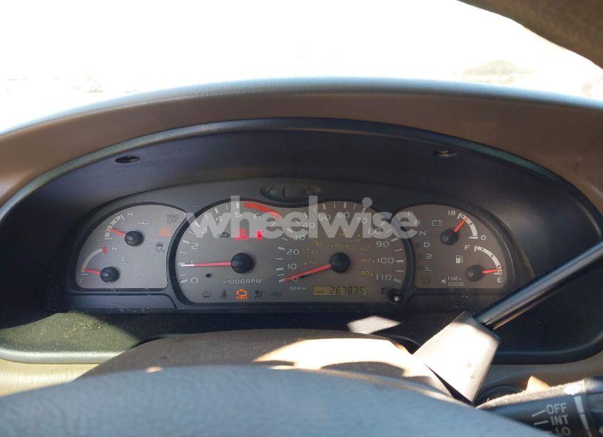 Photo 7 of 2004 Toyota Sequoia SR5 V8 (VIN 5TDZT34A54S216741)