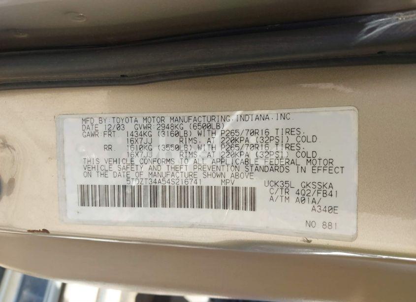 Photo 9 of 2004 Toyota Sequoia SR5 V8 (VIN 5TDZT34A54S216741)