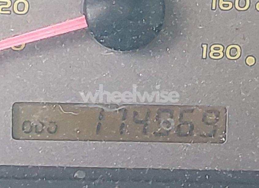 Photo 15 of 2004 Toyota Sequoia SR5 V8 (VIN 5TDZT34A54S233006)