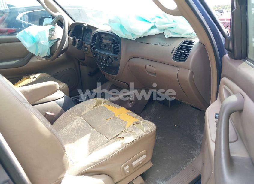 Photo 5 of 2004 Toyota Sequoia SR5 V8 (VIN 5TDZT34A54S233006)