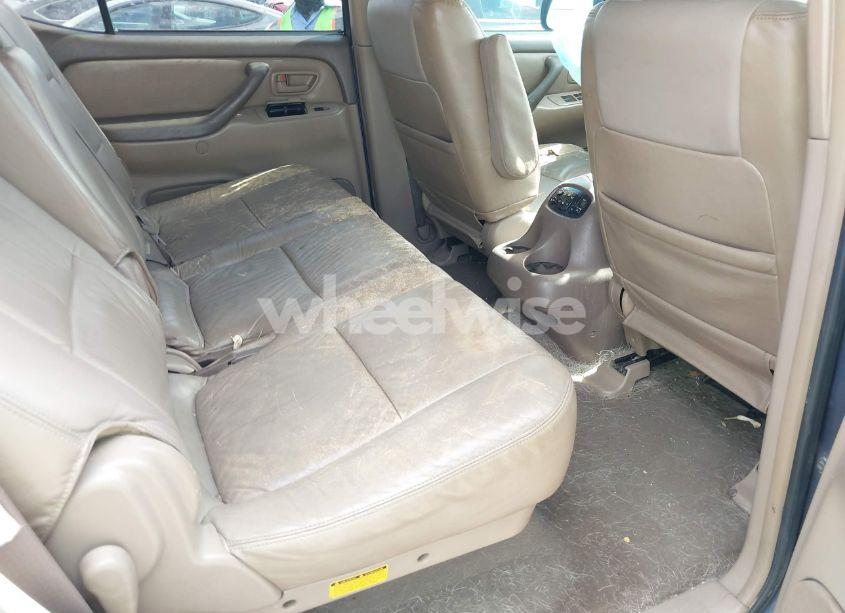 Photo 8 of 2004 Toyota Sequoia SR5 V8 (VIN 5TDZT34A54S233006)
