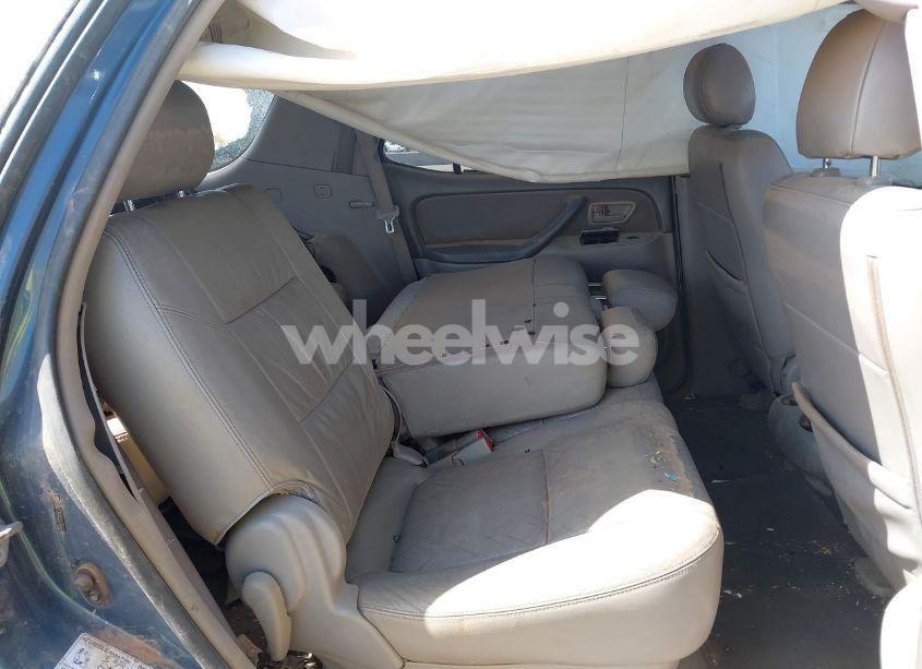 Photo 8 of 2005 Toyota Sequoia SR5 V8 (VIN 5TDZT34A55S246422)