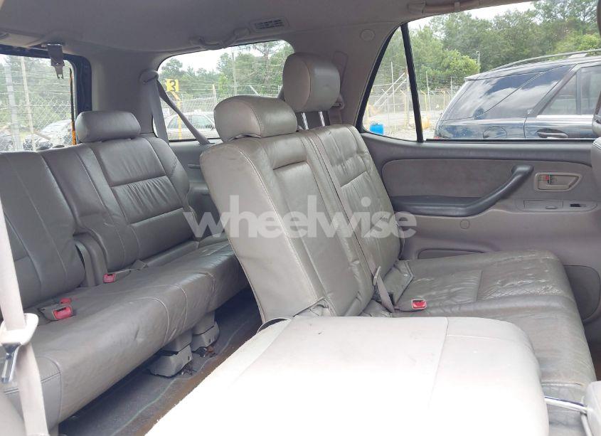 Photo 8 of 2005 Toyota Sequoia SR5 V8 (VIN 5TDZT34A55S254679)