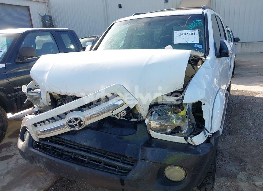 Photo 6 of 2005 Toyota Sequoia SR5 V8 (VIN 5TDZT34A55S256304)