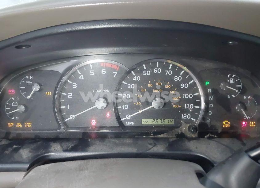 Photo 7 of 2005 Toyota Sequoia SR5 V8 (VIN 5TDZT34A55S256304)