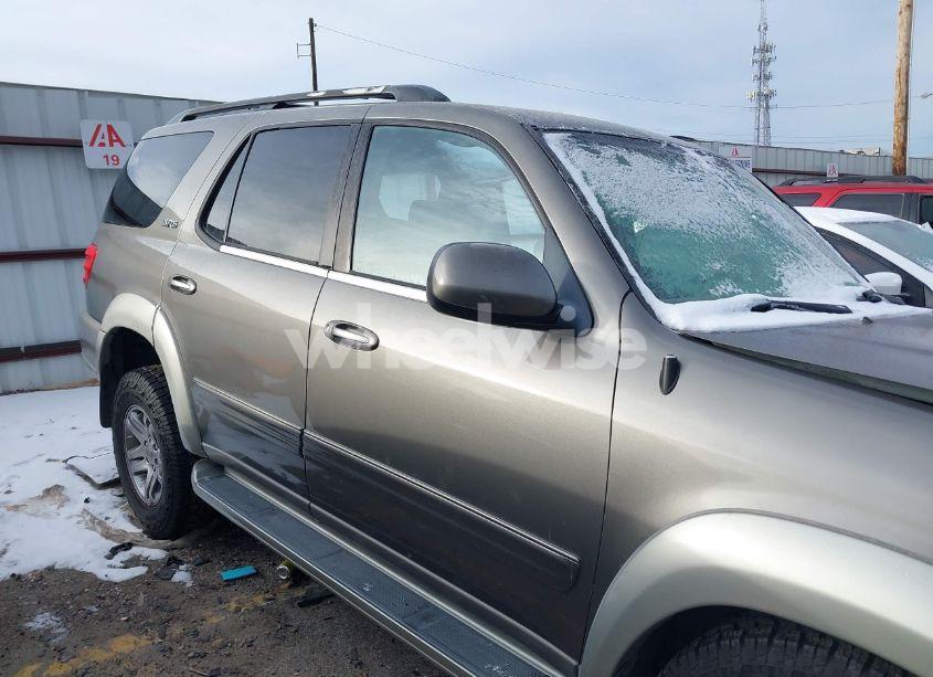 Photo 13 of 2003 Toyota Sequoia SR5 V8 (VIN 5TDZT34A63S151851)