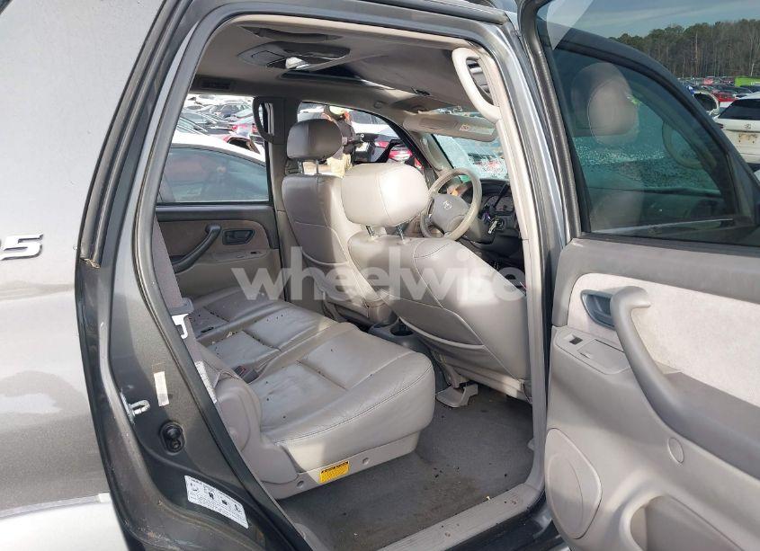 Photo 8 of 2003 Toyota Sequoia SR5 V8 (VIN 5TDZT34A63S151851)