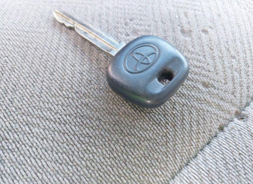 Photo 11 of 2003 Toyota Sequoia SR5 V8 (VIN 5TDZT34A63S168326)