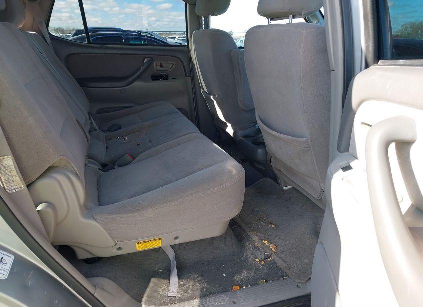 Photo 8 of 2003 Toyota Sequoia SR5 V8 (VIN 5TDZT34A63S168326)