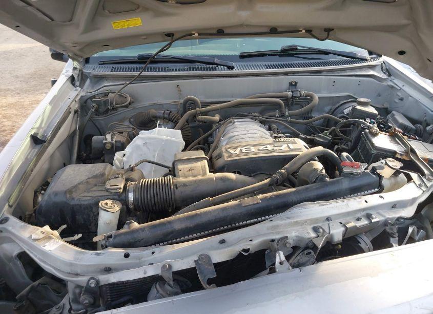 Photo 10 of 2004 Toyota Sequoia SR5 V8 (VIN 5TDZT34A64S214397)