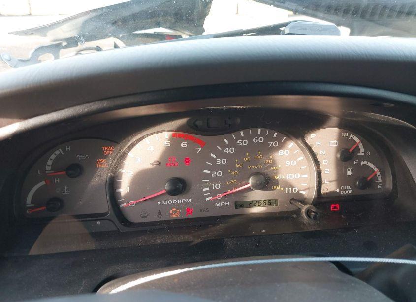 Photo 7 of 2004 Toyota Sequoia SR5 V8 (VIN 5TDZT34A64S214397)